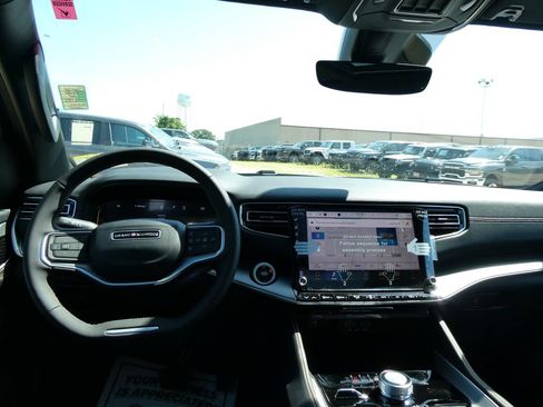 New 2026 Jeep Grand Wagoneer 4WD image 17