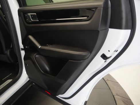 Certified 2023 Porsche Cayenne S AWD/4WD image 26