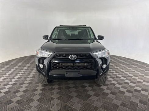 Used 2019 Toyota 4Runner SR5 AWD/4WD image 2