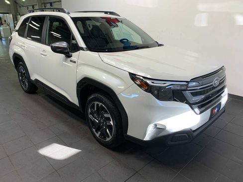 New 2025 Subaru Forester Premium image 2