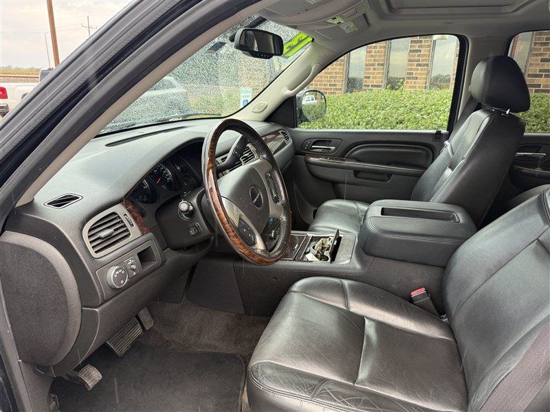 Used 2013 GMC Yukon Denali AWD/4WD image 5