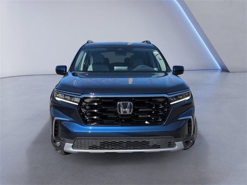 New 2025 Honda Pilot Touring image 12