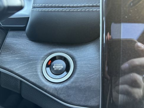 New 2025 Jeep Grand Cherokee Limited w/ MOPAR Finishing Package image 16