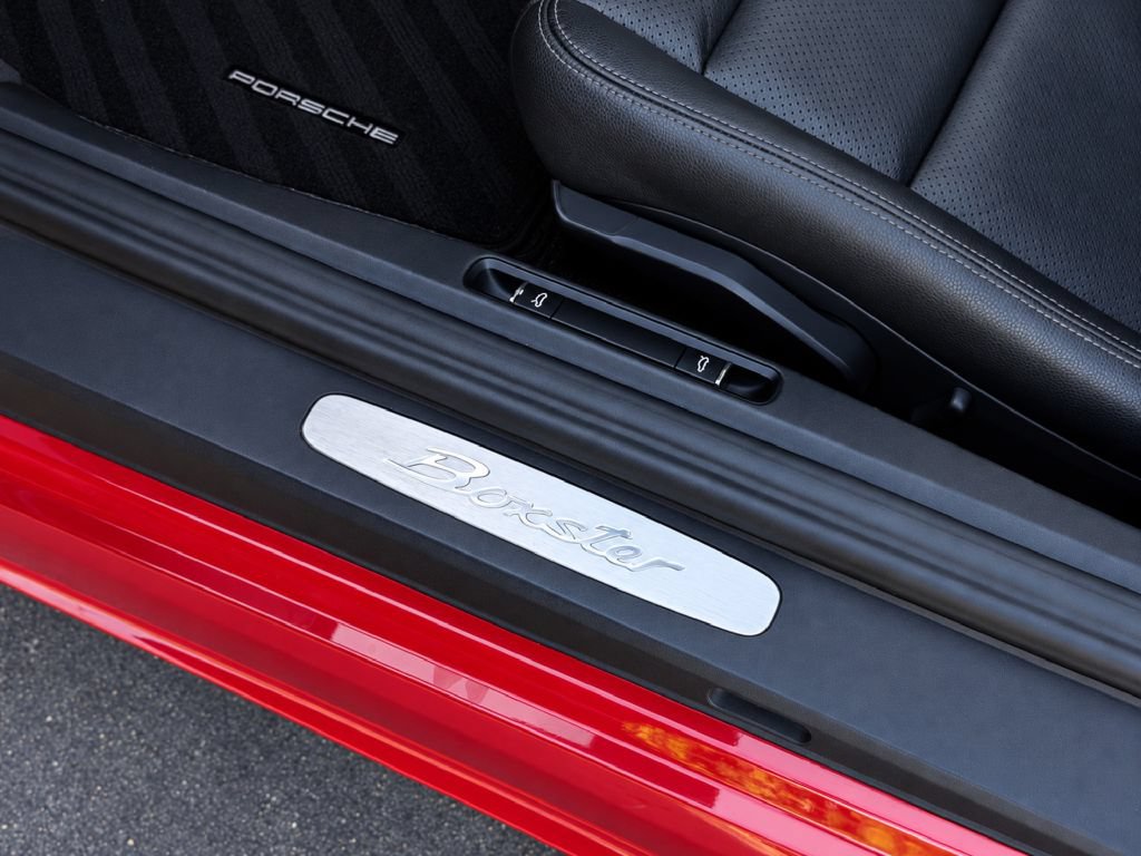 Used 2020 Porsche 718 Boxster RWD image 17