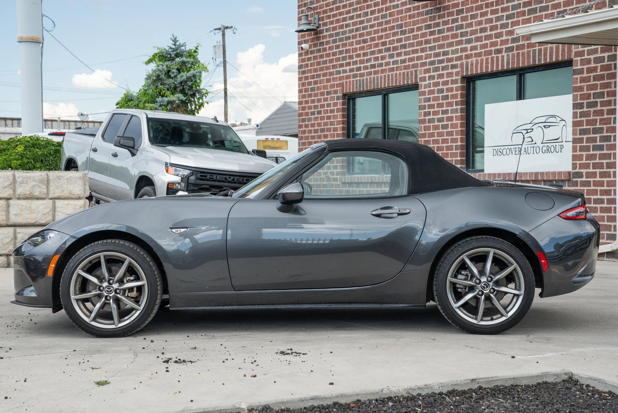 Used 2023 MAZDA MX-5 Miata Grand Touring RWD image 3