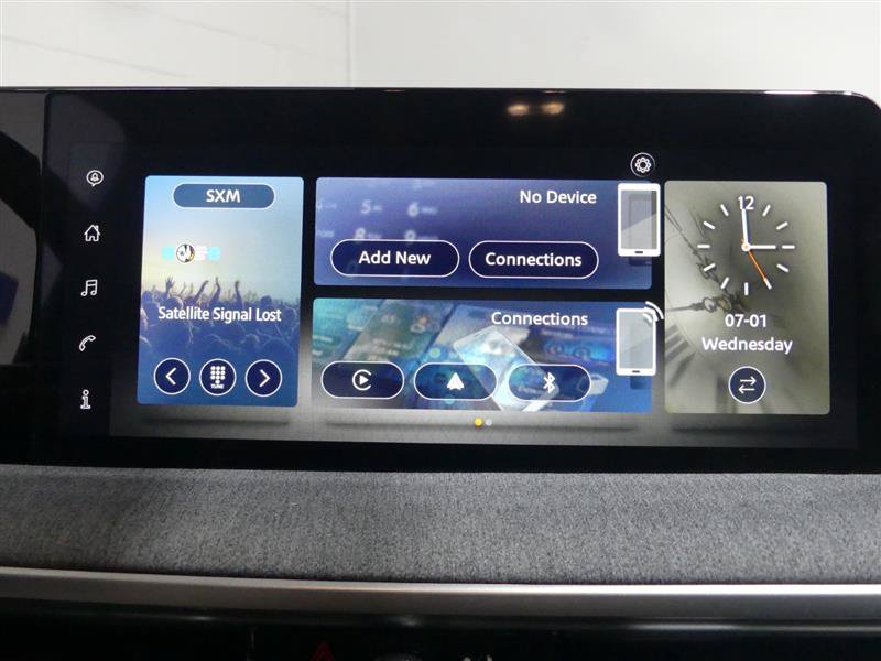Used 2025 Nissan Kicks SV AWD/4WD image 39