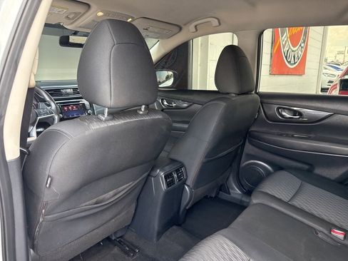Used 2018 Nissan Rogue S image 7