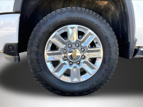 Used 2025 Chevrolet Silverado 2500 High Country w/ High Country Premium Package AWD/4WD image 34