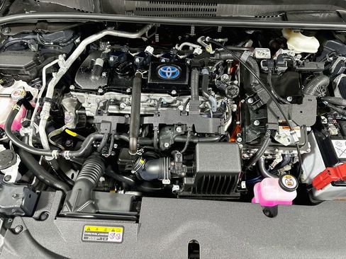Certified 2023 Toyota Corolla SE w/ SE Package AWD/4WD image 19