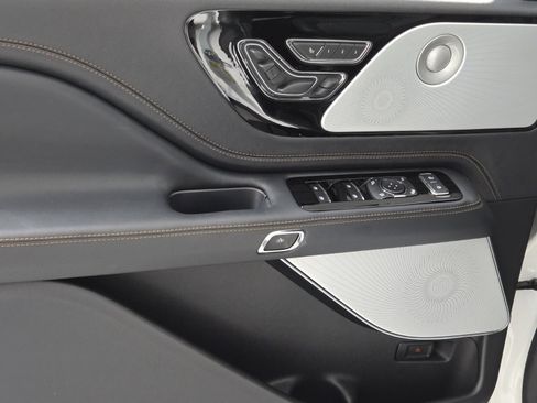 Certified 2025 Lincoln Aviator Black Label image 21