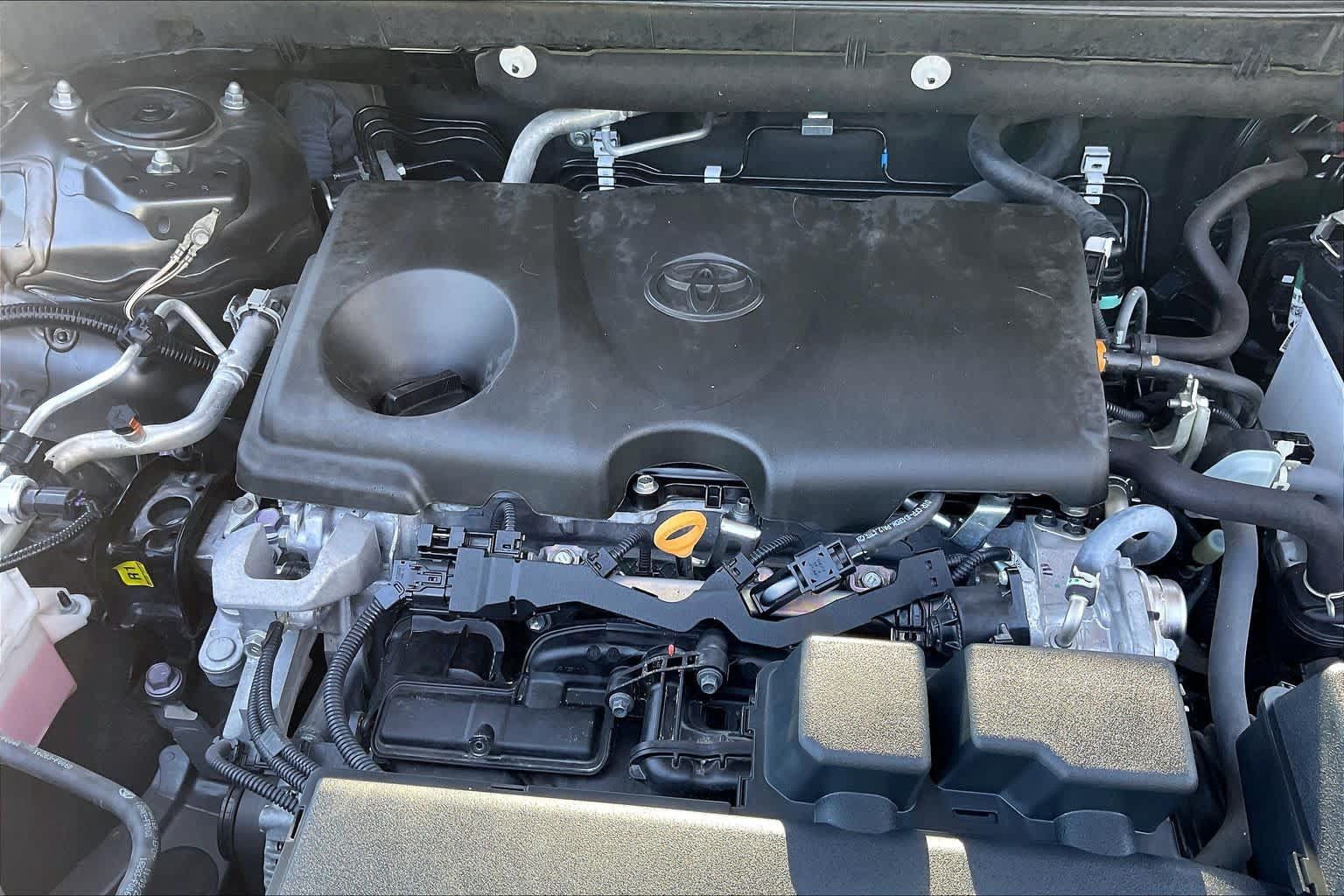 Used 2023 Toyota RAV4 XLE w/ Convenience Package FWD image 32