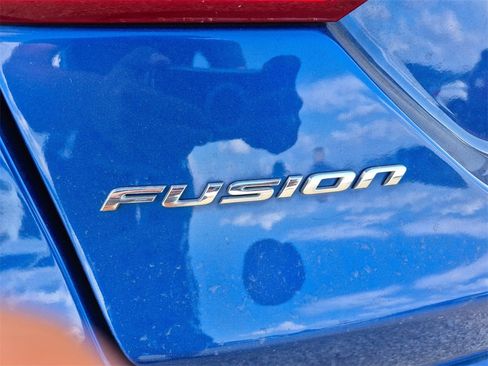 Used 2017 Ford Fusion SE w/ Equipment Group 201A image 13