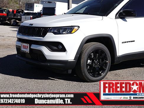 New 2026 Jeep Compass Latitude image 42