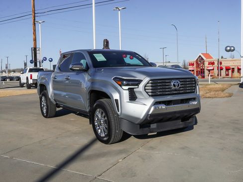 Certified 2025 Toyota Tacoma Limited image 2