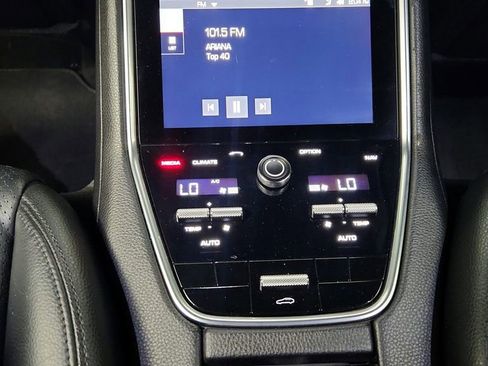 Used 2018 Porsche Panamera 4 AWD/4WD image 34