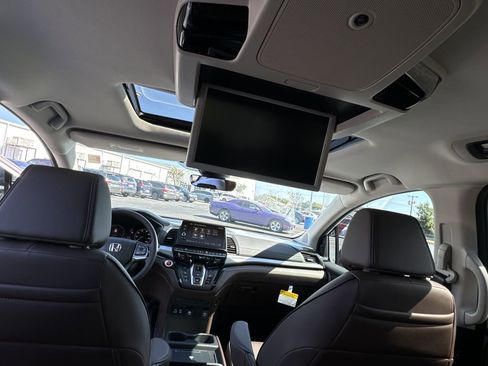 New 2026 Honda Odyssey Touring image 22