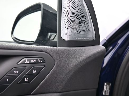 Used 2021 BMW X7 M50i image 10