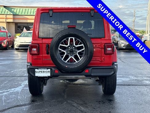Used 2025 Jeep Wrangler Unlimited Sahara AWD/4WD image 4