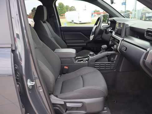 Used 2026 Toyota 4Runner SR5 AWD/4WD image 14