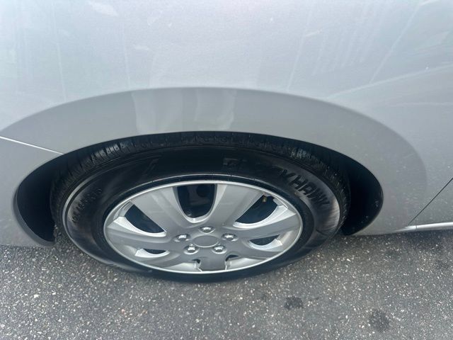 Used 2025 Nissan Versa S FWD image 15
