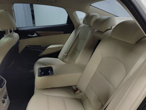 Used 2017 Kia Cadenza Premium FWD image 31