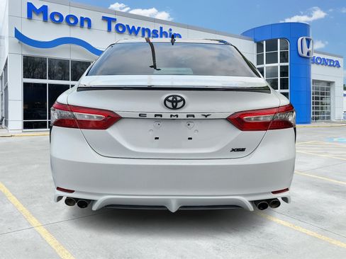 Used 2019 Toyota Camry XSE w/ Navigation Package FWD image 5