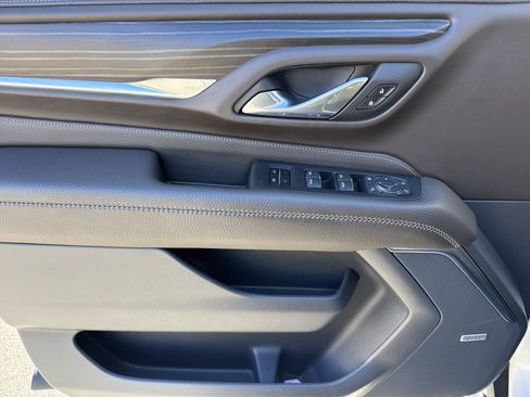 Used 2023 GMC Yukon Denali w/ Denali Reserve Package image 14