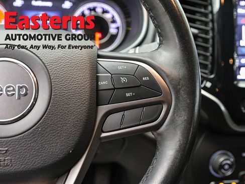 Used 2020 Jeep Cherokee Limited AWD/4WD image 16