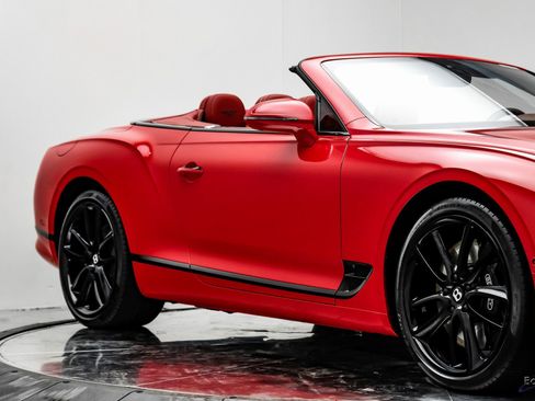Used 2022 Bentley Continental GT image 29