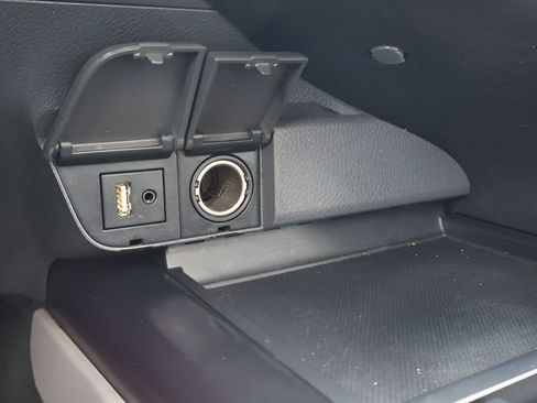 Used 2018 Toyota Camry XLE image 28