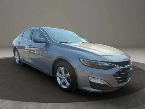 Used 2024 Chevrolet Malibu LS w/ Driver Confidence Package FWD image 3