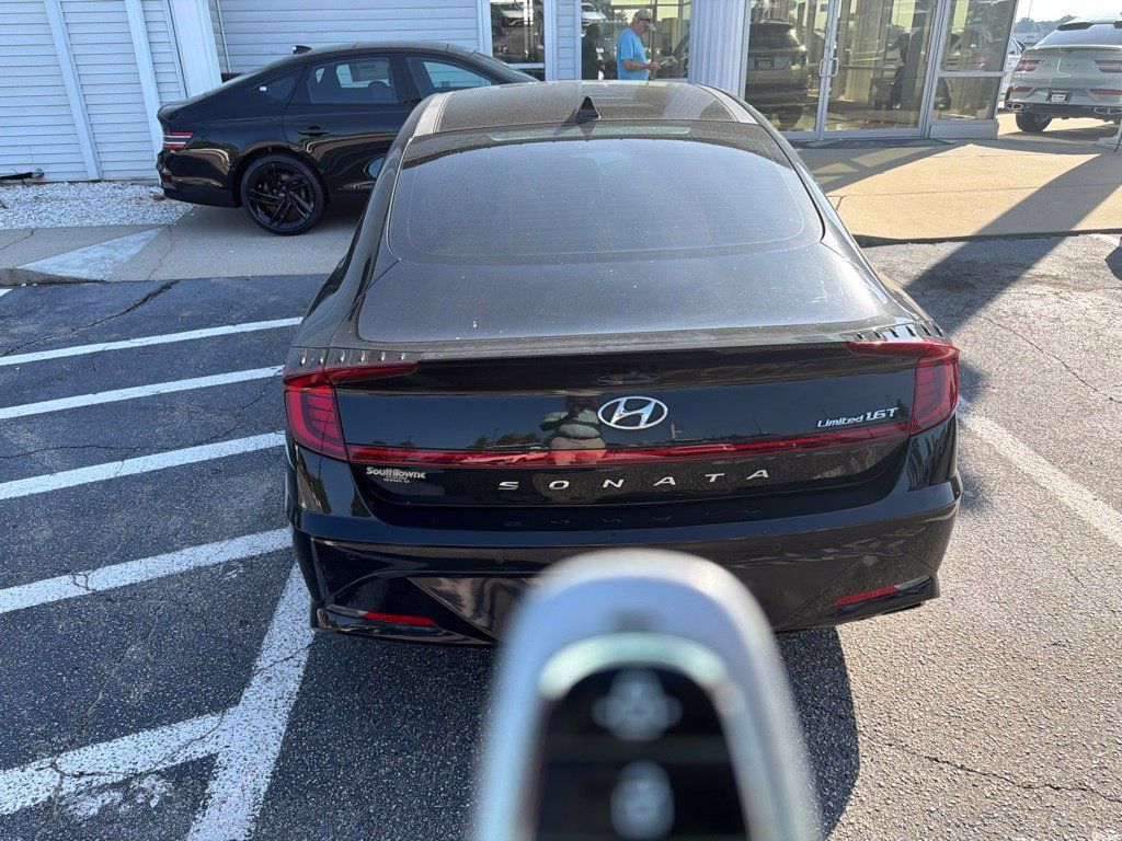 Used 2021 Hyundai Sonata Limited FWD image 4