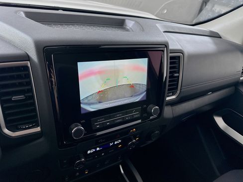 Used 2024 Nissan Frontier SV w/ SV Convenience Package image 21