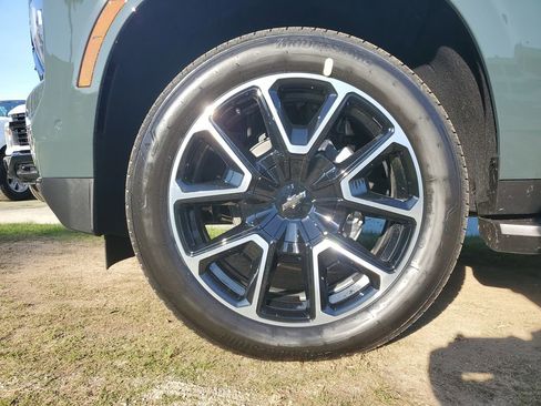 New 2026 Chevrolet Suburban RST w/ Comfort Package image 6