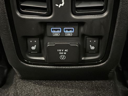 Used 2022 Dodge Durango R/T w/ Blacktop Package AWD/4WD image 34