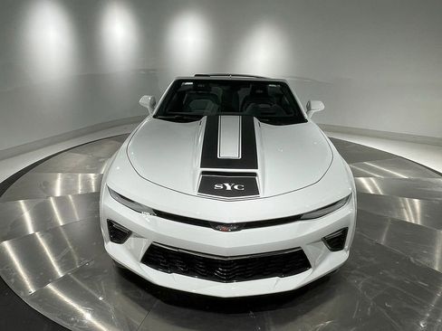 Used 2018 Chevrolet Camaro SS RWD image 15