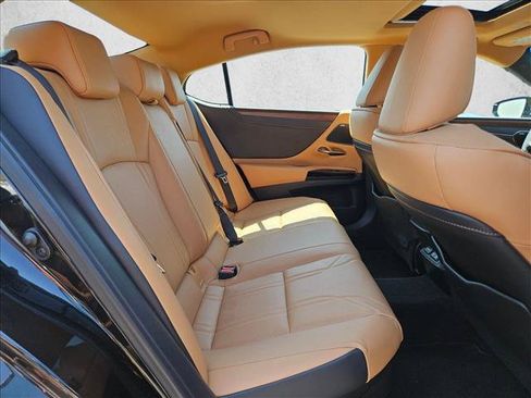 Used 2024 Lexus ES 300h w/ Accessory Package (Z2) FWD image 18