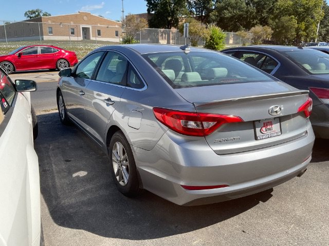Used 2017 Hyundai Sonata SE w/ Cargo Package FWD image 6