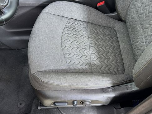 Used 2023 Chevrolet Equinox LT image 18