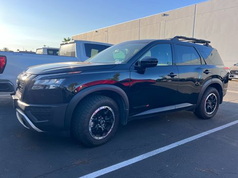 Used 2024 Nissan Pathfinder Rock Creek AWD/4WD image 2