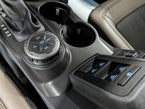 Used 2023 Ford Bronco Wildtrak image 27