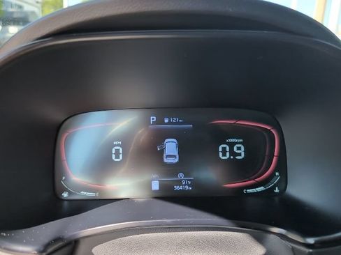 Used 2025 Kia Soul LX w/ LX Technology Package FWD image 9