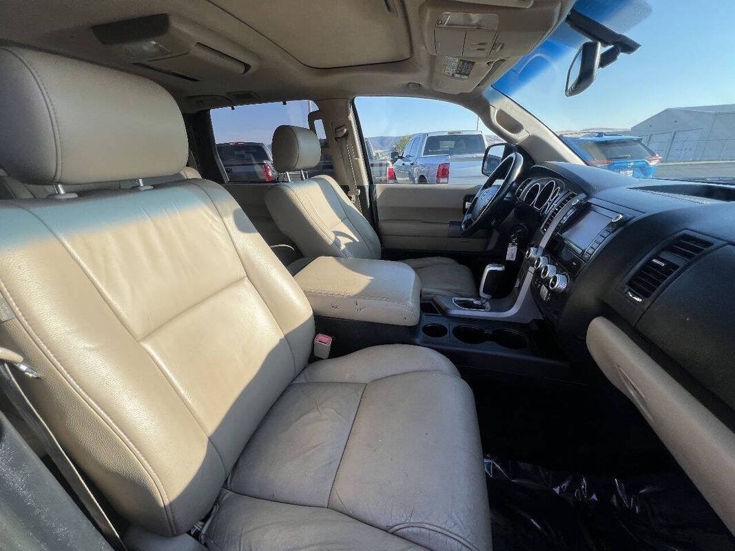Used 2012 Toyota Sequoia Limited AWD/4WD image 7