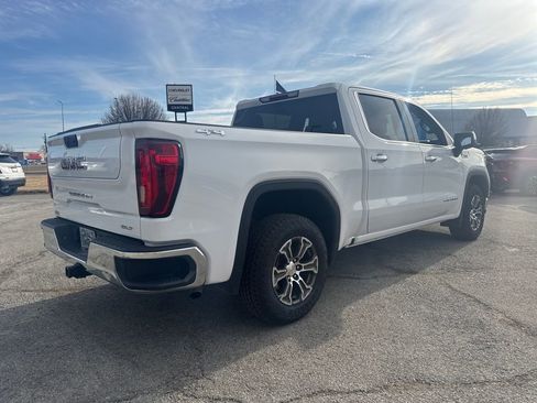 Used 2024 GMC Sierra 1500 SLT image 7