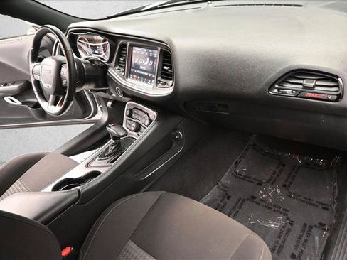 Used 2022 Dodge Challenger R/T Scat Pack w/ Driver Convenience Group RWD image 21