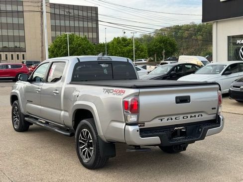 Used 2023 Toyota Tacoma TRD Sport w/ TRD Premium Sport Package AWD/4WD image 4