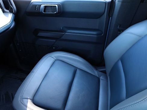 Used 2024 Ford Bronco Outer Banks image 9