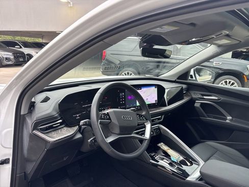 Used 2025 Audi Q5 Premium w/ Convenience Package AWD/4WD image 12