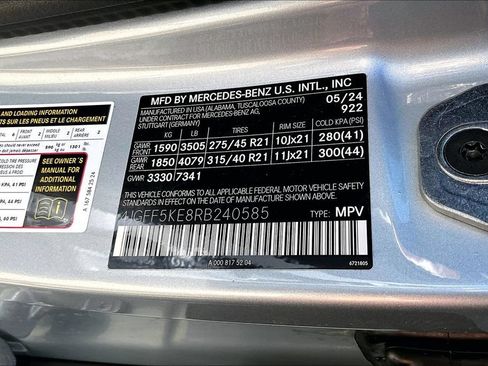 Used 2024 Mercedes-Benz GLS 450 4MATIC w/ AMG Line Exterior image 32