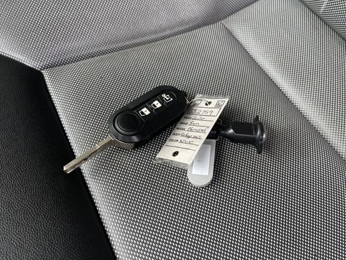 Used 2020 RAM ProMaster 2500 w/ Interior Convenience Group image 34